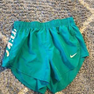 nike women’s tempo script shorts